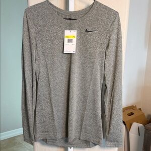 Nike Women’s Heather Gray Dri-FIT Long Sleeve Taining Top
